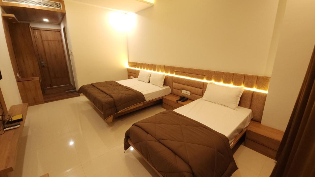 Aanandam Greens Hotel Sehore Kültér fotó